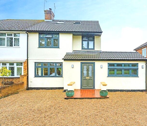 6 Bedroom Semi-Detached House For Sale In St. Albans Road West, Hatfield, AL10