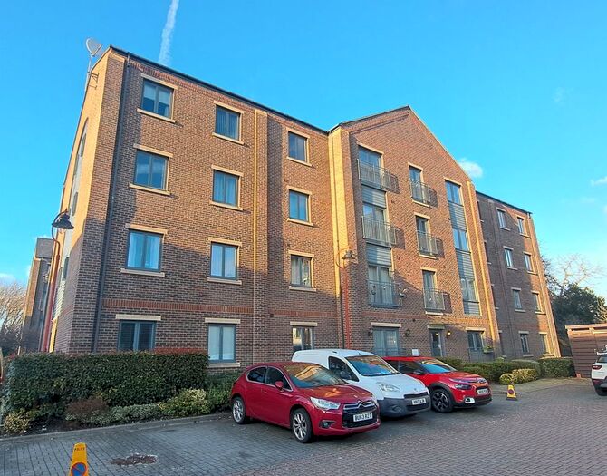 2 Bedroom Flat To Rent In Heritage Way, Gosport, PO12