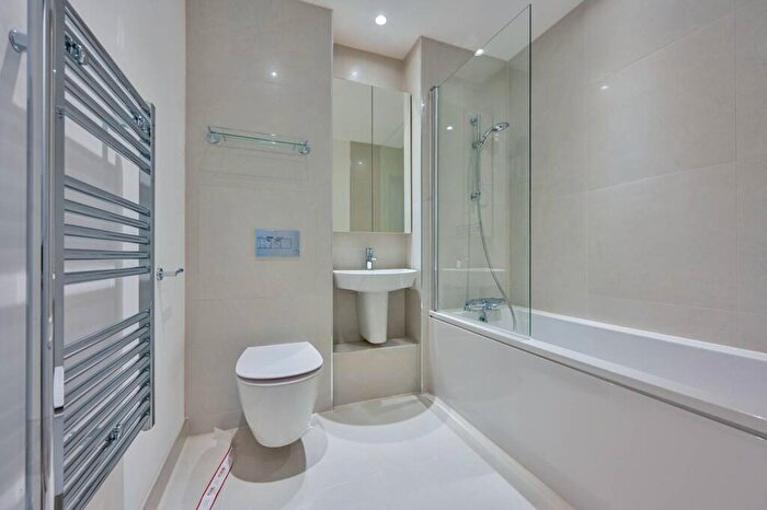 2 Bedroom Flat To Rent In Assay Apartments, Station View, , Guildford, GU1
