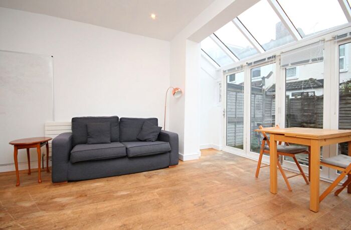 5 Bedroom Terraced House To Rent In Luton Road, Walthamstow, E17