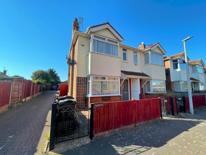 3 Bedroom End Of Terrace House To Rent In Warwick Road, Clacton-On-Sea, CO15