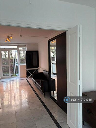 1 Bedroom Flat To Rent In Oakfield Rd, London, N3