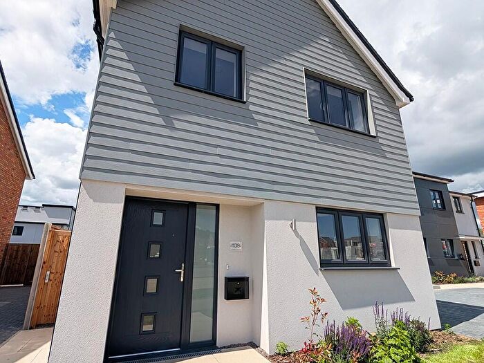 4 Bedroom Detached House For Sale In Graven Hill Road, Ambrosden, Bicester, OX25