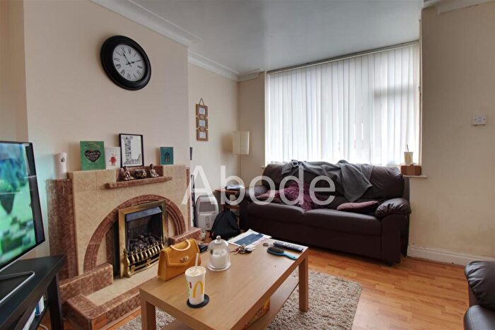 2 Bedroom House To Rent In Park View Avenue, Burley, Leeds, LS4