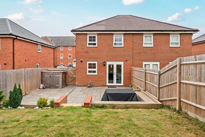 3 Bedroom Semi-Detached House For Sale In Brent Lane, Havant, Bedhampton, PO9