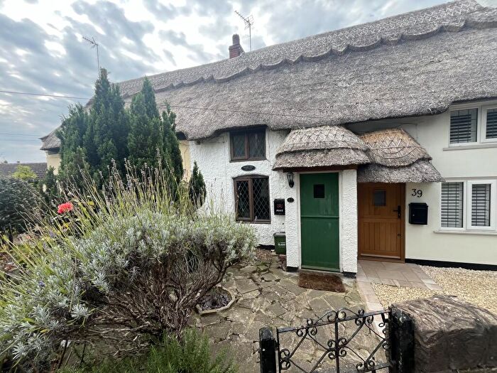 2 Bedroom Cottage For Sale In Leicester Road, Sapcote, Leicester, Leicestershire, LE9