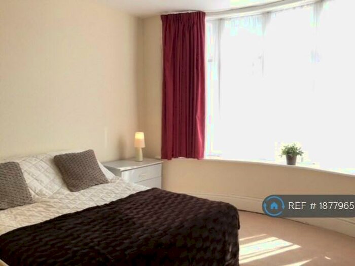 4 Bedroom Semi-Detached House To Rent In Finchley Road, Manchester, M14