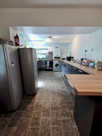 5 Bedroom House To Rent In King Edward Rd, Brynmill, Swansea, SA1