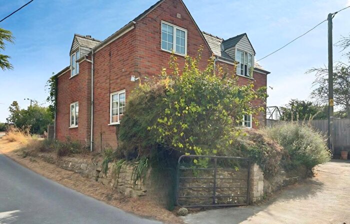 3 Bedroom Detached House For Sale In Greenhill, Swindon, SN4