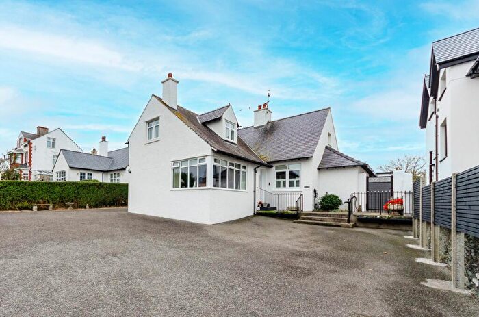 3 Bedroom Detached House For Sale In Walthew Avenue, Holyhead, Sir Ynys Mon, LL65