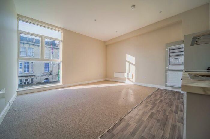 1 Bedroom Flat To Rent In Bank Street, Melksham, SN12