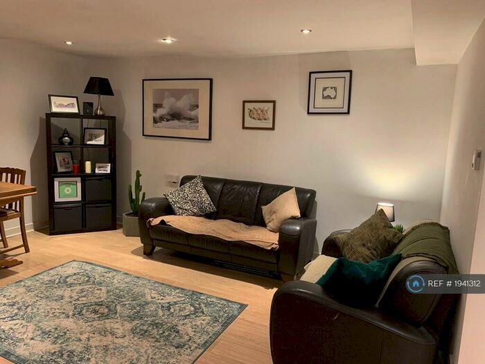 1 Bedroom Flat To Rent In High Street, Dunmow, CM6