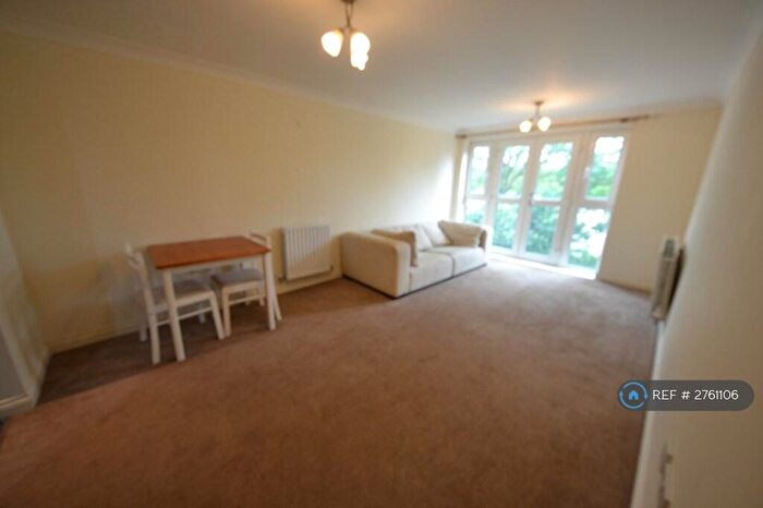 1 Bedroom Flat To Rent In Portswood Road, Southampton, SO17