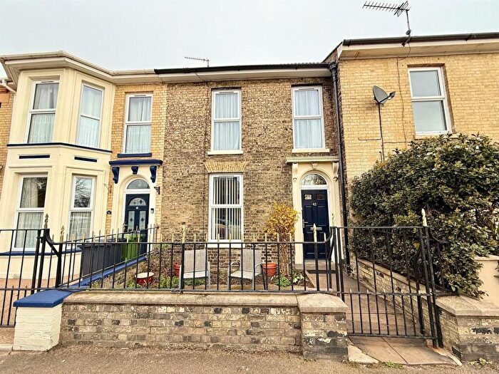 2 Bedroom Terraced House For Sale In Queens Road, Great Yarmouth, NR30