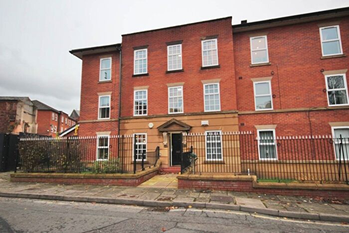 2 Bedroom Flat For Sale In Woollam Place, Manchester, M3