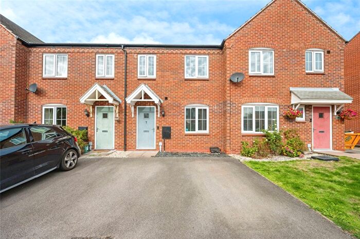 3 Bedroom Terraced House For Sale In Alcott Close, Warwick, Warwickshire, CV34