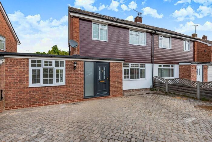 6 Bedroom Terraced House To Rent In Hazel Road, Camberley, GU16