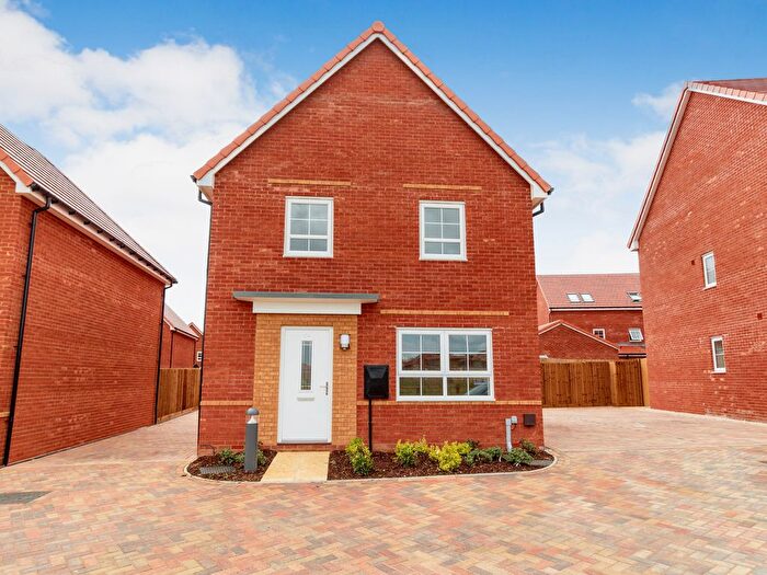 4 Bedroom Detached House To Rent In Stratford Drive, Overstone, NN6