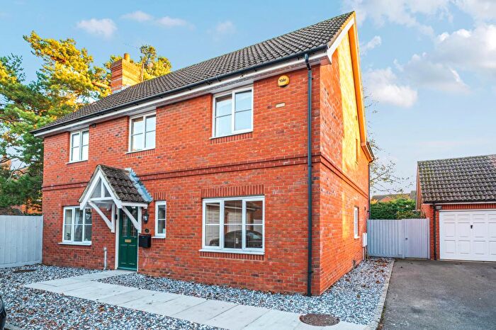 4 Bedroom Detached House For Sale In Badgers Copse, Radley, Abingdon, Oxfordshire, OX14