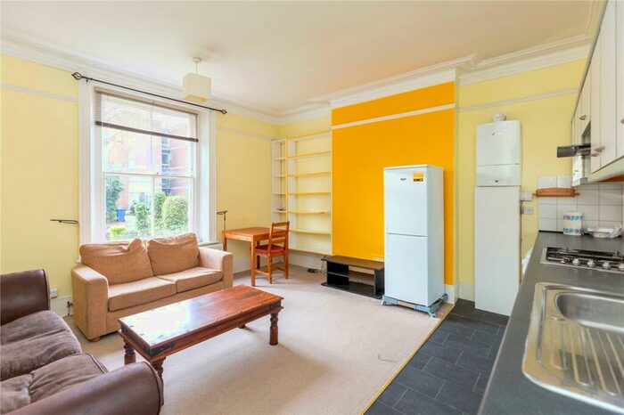 1 Bedroom Apartment To Rent In Torrington Park, North Finchley, London, N12