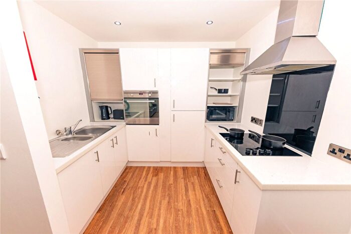2 Bedroom Flat To Rent In Plaza Boulevard, Liverpool, L8