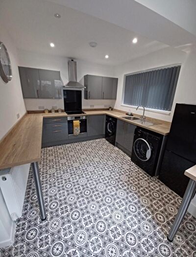 2 Bedroom House To Rent In Colbourne Terrace, Waun Wen, Swansea, SA1