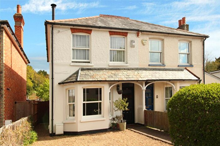 3 Bedroom Semi-Detached House For Sale In Kingsway, Woking, GU21