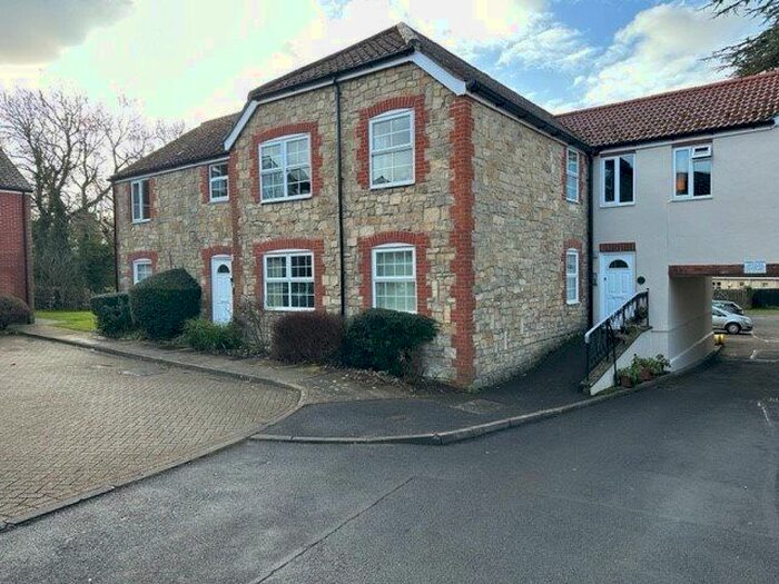 1 Bedroom Flat To Rent In Vineys Yard, Bruton, BA10