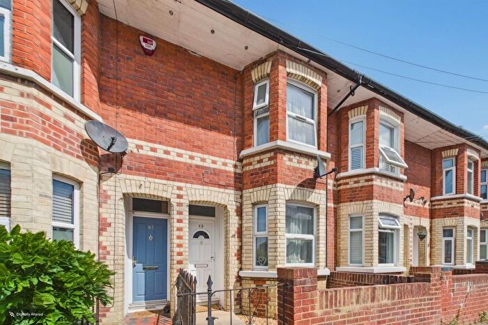 3 Bedroom Terraced House For Sale In Swainstone Road, Reading, Berkshire, RG2
