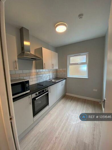 Studio To Rent In Elm Road, Wembley, HA9