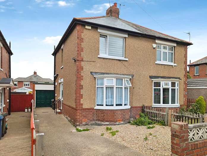 2 Bedroom Semi-Detached House For Sale In Kinnaird Avenue, Denton Burn, Newcastle Upon Tyne, NE15