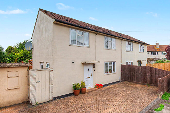 3 Bedroom Semi-Detached House For Sale In Craufurd Road, Oxford, OX4