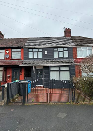 3 Bedroom Terraced House To Rent In Selkirk Road, Oldham, OL9