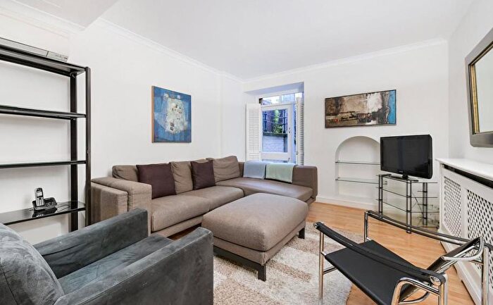 4 Bedroom Apartment To Rent In Old Marylebone Road, Marylebone, London, NW1