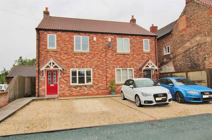 3 Bedroom Semi-Detached House To Rent In North Street, Barmby-On-The-Marsh, Goole, DN14