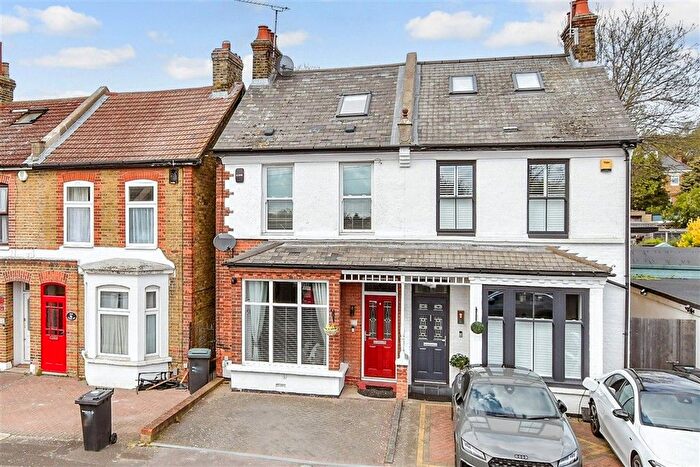 3 Bedroom Semi Detached House For Sale In Park Road, Gravesend, Kent, DA11