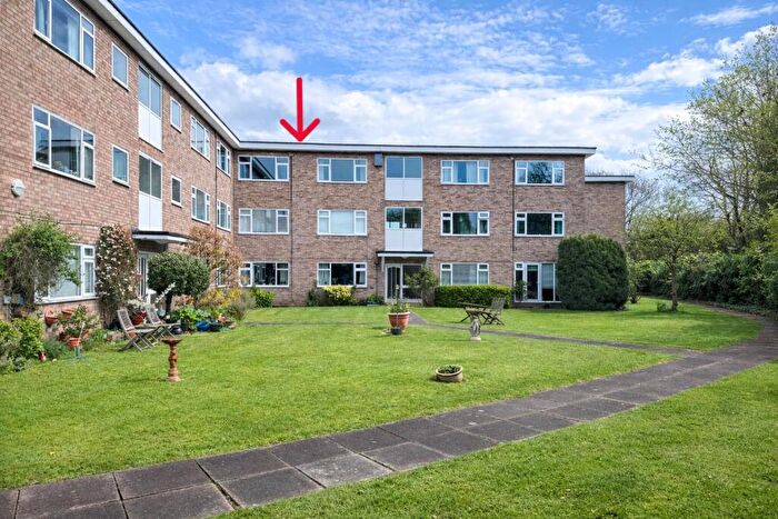 2 Bedroom Flat For Sale In St. Johns Court, Warwick, CV34