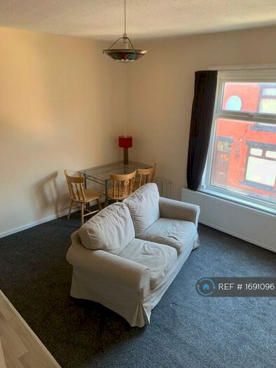 1 Bedroom Flat To Rent In Promenade Street, Heywood Rochdale, OL10