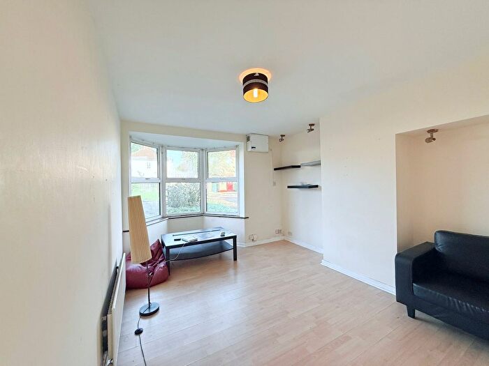 1 Bedroom Flat To Rent In Wolsey Grove, Edgware, HA8