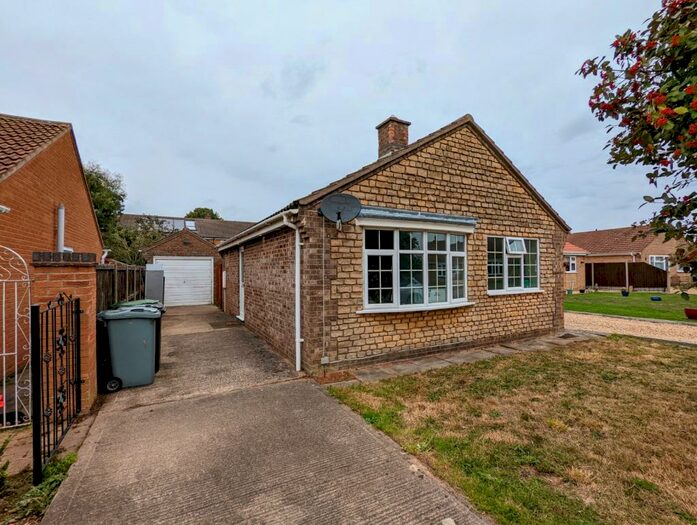 2 Bedroom Bungalow To Rent In Meadow Close, Colsterworth, Grantham, NG33
