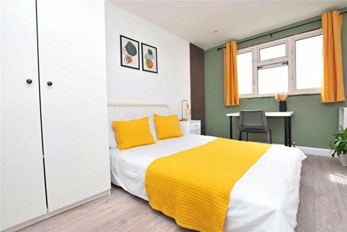 1 Bedroom House Of Multiple Occupation To Rent In Park Barn Drive, Guildford, Surrey, GU2