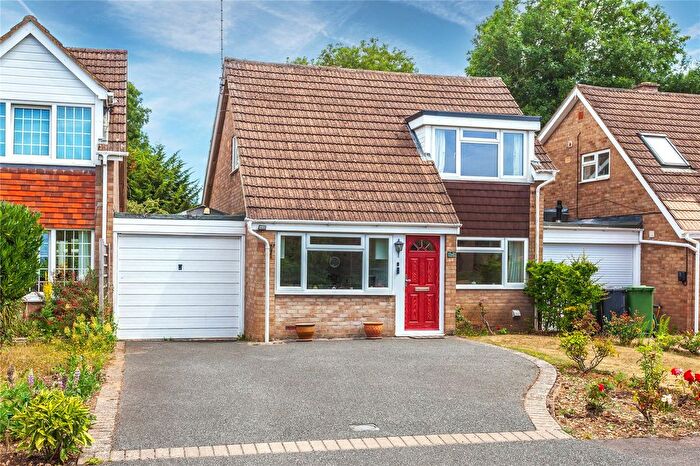 3 Bedroom Link Detached House For Sale In Elizabeth Road, Henley-On-Thames, Oxfordshire, RG9