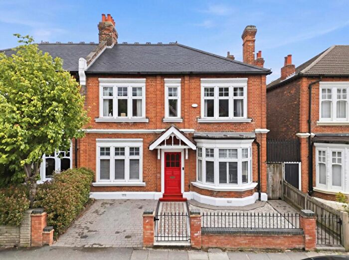 4 Bedroom House For Sale In Wanstead Park Avenue, Aldersbrook, E12