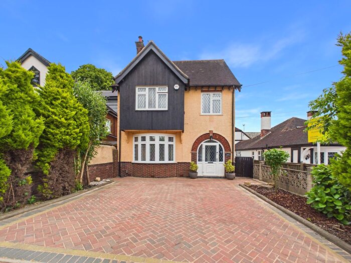 3 Bedroom Detached House For Sale In Titchfield Avenue, Sutton In Ashfield, Nottinghamshire, NG17