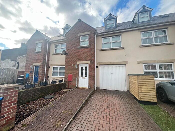 3 Bedroom Town House To Rent In Bower Court, Coxhoe, Durham, DH6