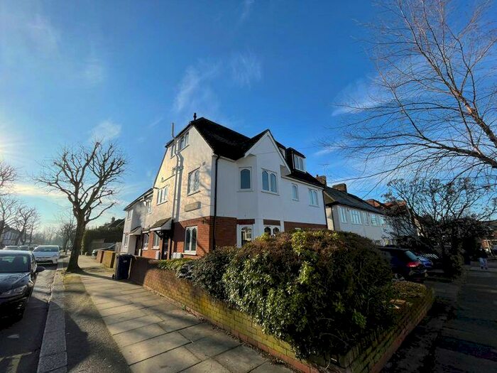 2 Bedroom Flat To Rent In Byron Road, Mill Hill, NW7
