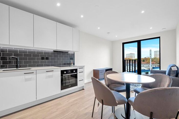 1 Bedroom Apartment To Rent In Belmont Wharf, Glasswater Locks, B4