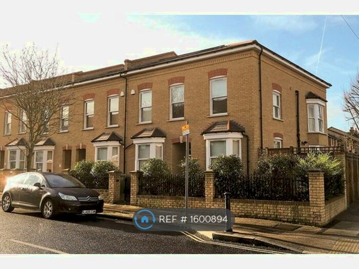 5 Bedroom Semi-Detached House To Rent In Ansdell Road, London, SE15