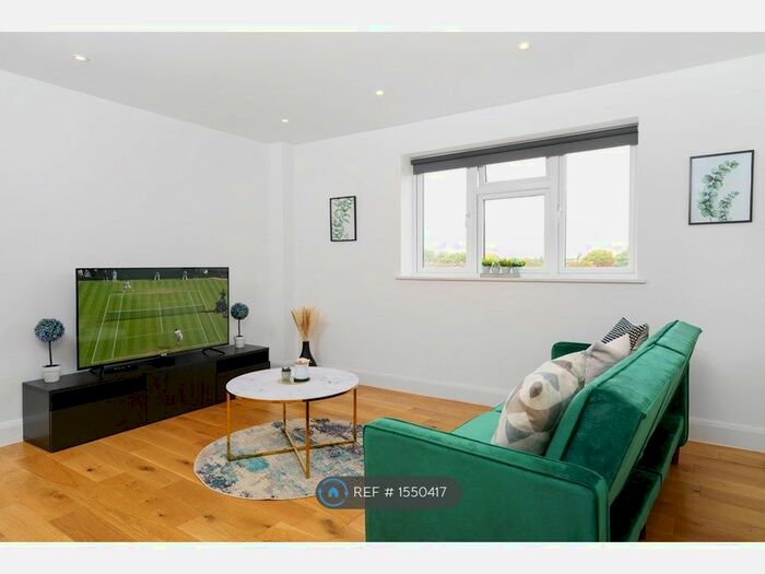 2 Bedroom Flat To Rent In Panther House, London, E11