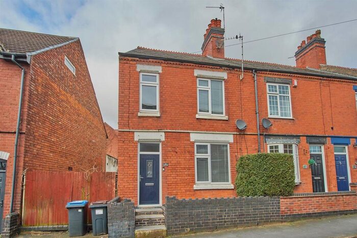 3 Bedroom Terraced House To Rent In Holliers Walk, Hinckley, LE10